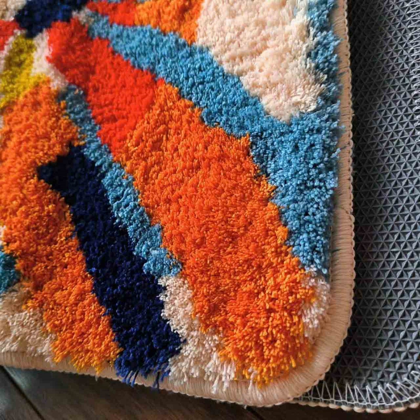 JoySwallow Vase and Sunset Tufted Bathmat, Floral Bathroom Rug, Sunset Area Rug, Floral Bedroom Rugs